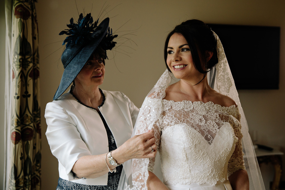 A stunning bride with her mum